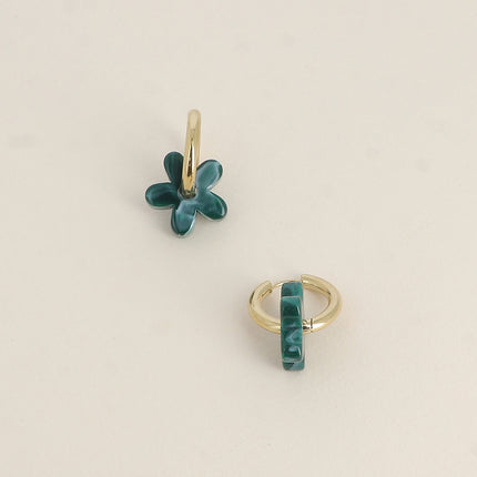 Creole earrings - 18mm resin flower