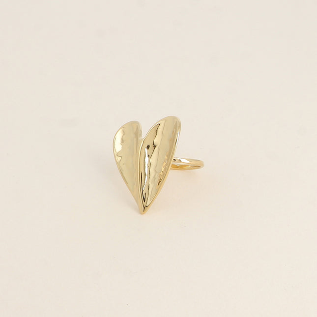 Bague - grand coeur incurvé et texturé