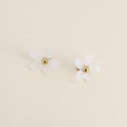 Stud earrings - resin flower