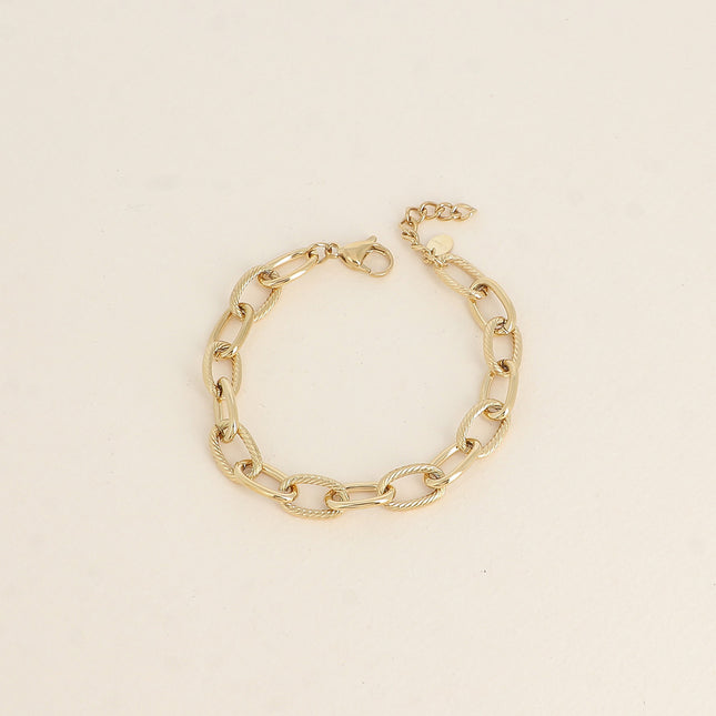 Bracelet - a mesh with smooth and twisted oval rings