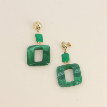 Boucles pendantes Lya - pièce ronde texturée, rectangle en émail et pièce ajourée en acétate