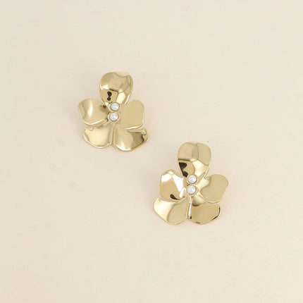 Stud earrings - floral pattern and white resin beads