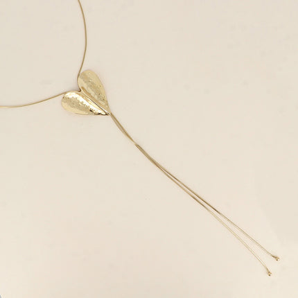 Collier cravate Arriba - grand coeur incurvé et texturé