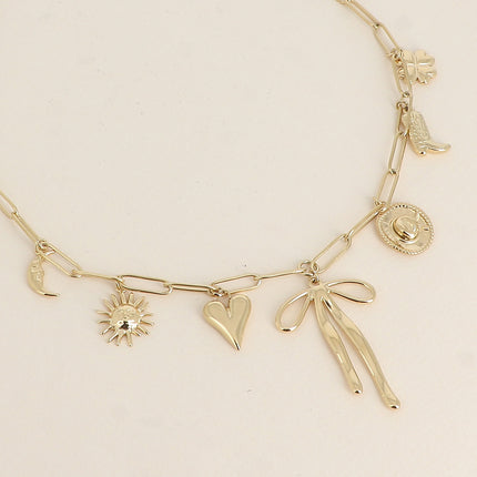 Collier - lune, soleil, coeur, noeud papillon, chapeau, botte, trèfle