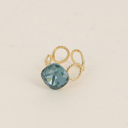 Bague Dasia - anneau aux cercles striés et orné de cristaux Swarovski®