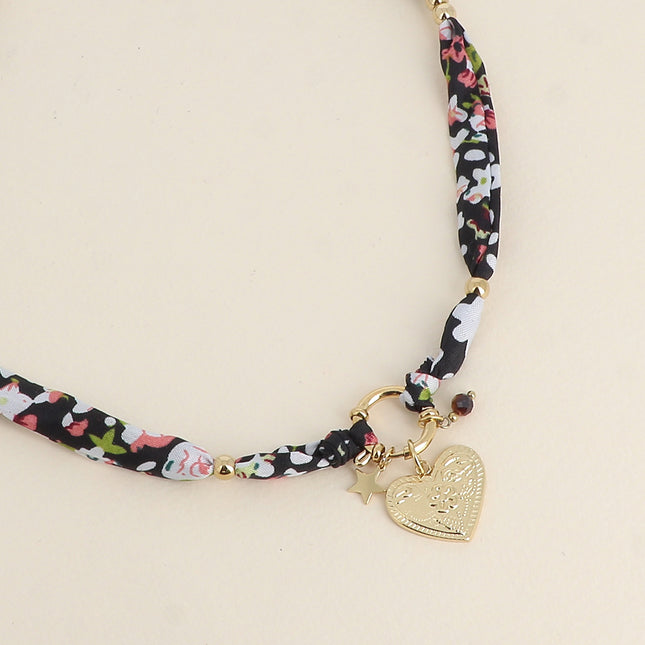 Collier sur ruban - tissu, fermoir bouée avec 3 pendentifs, coeur texturé, pierre taillée et étoile