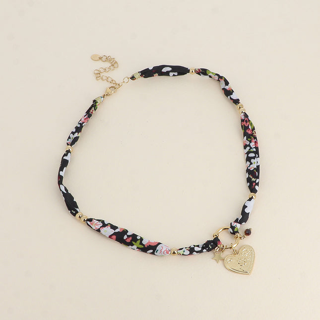 Collier sur ruban - tissu, fermoir bouée avec 3 pendentifs, coeur texturé, pierre taillée et étoile