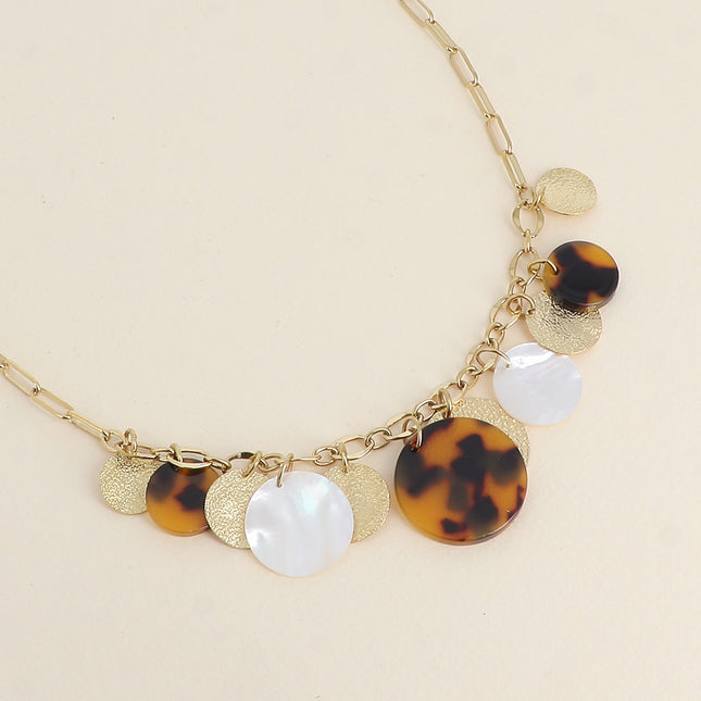 Collier - pampilles rondes texturées, nacrées et en résine léopard