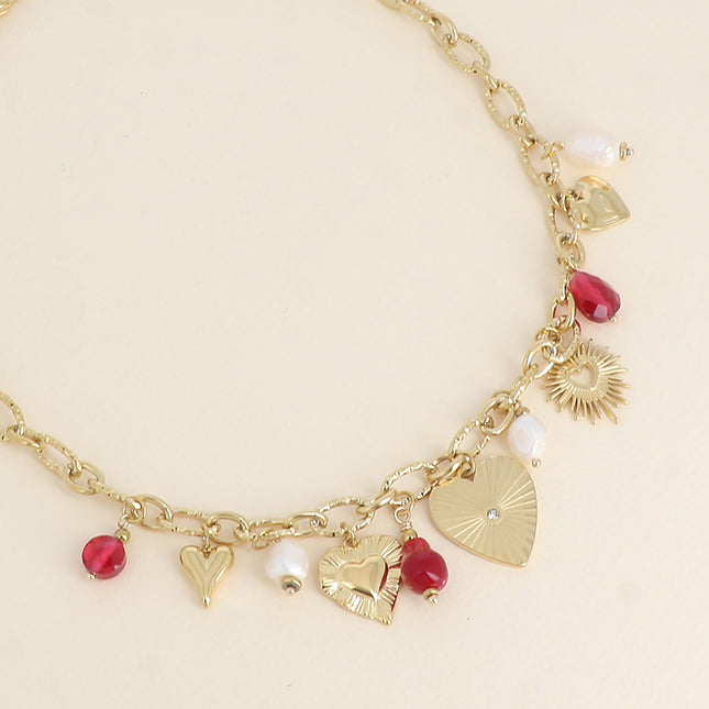 Collier - breloques coeurs, perles et perles d'eau douce