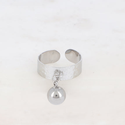 Bague Badia - martelée avec pampille boule