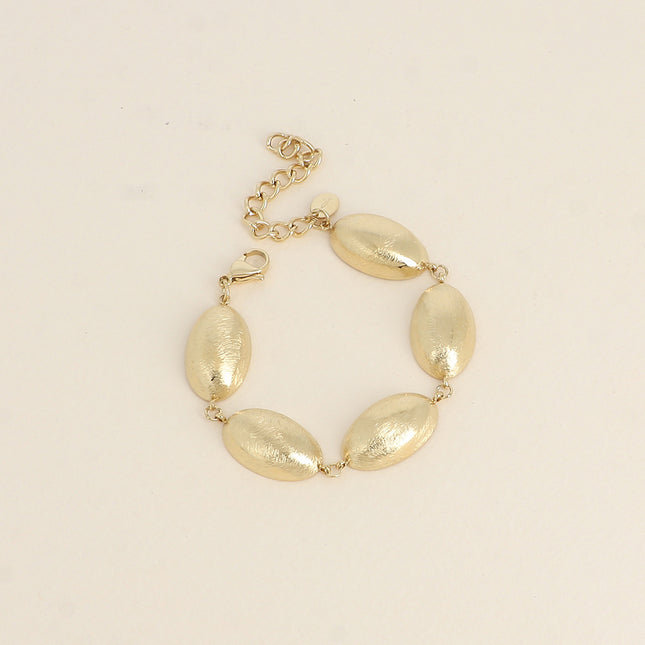 Nilgiri Bracelet - large oval links with brushed and curved effect