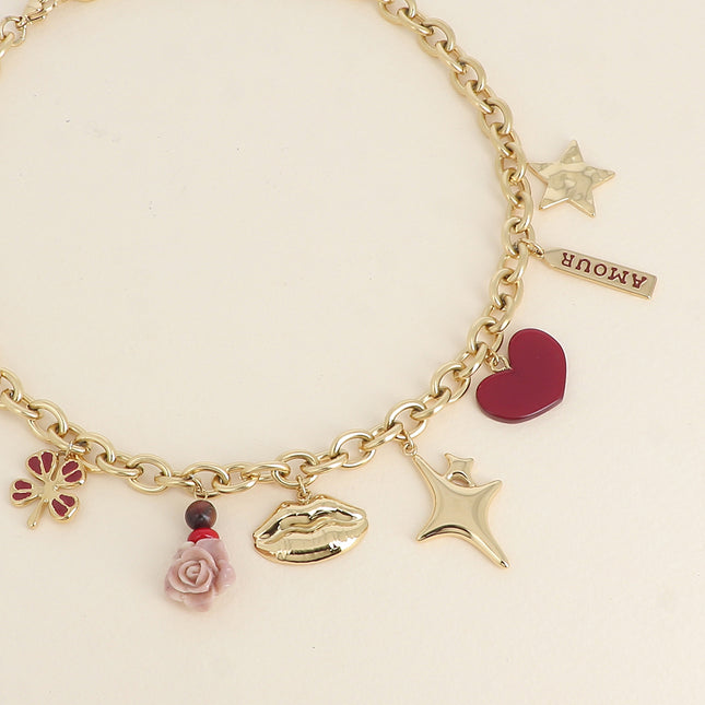 Collier - pendentifs (bouche, étoiles, rose et coeur en résine, perles, plaquette AMOUR)