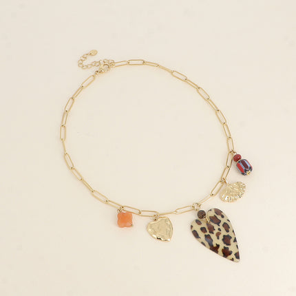 Collier - coeurs, en résine léopard, trèfle en pierre naturelle, ginko et perles