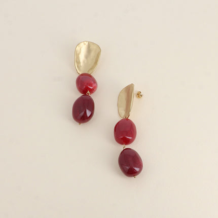 Boucles pendantes - pièce mat et perle en résine