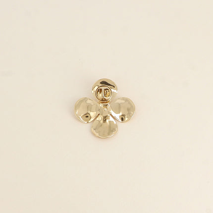Pin - floral pattern