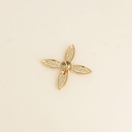 Pin - clover motif