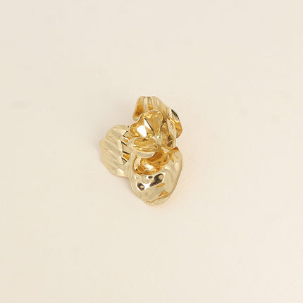 Pin - openwork floral design 41 x 50 mm