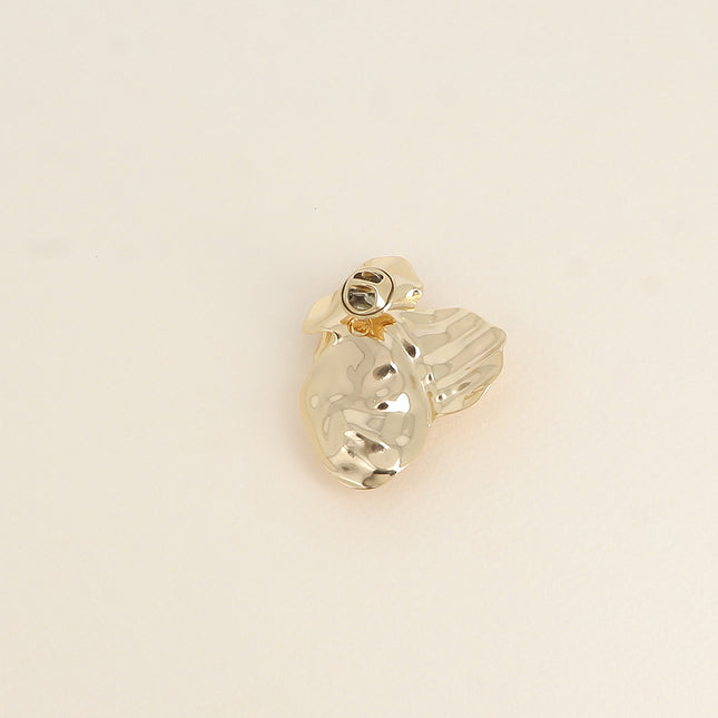 Pin's - motif floral ajouré 41 x 50 mm