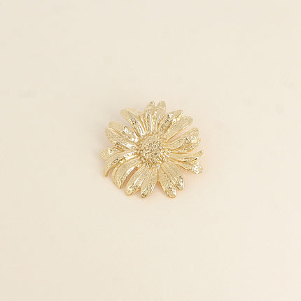 Isolde Pin - daisy design