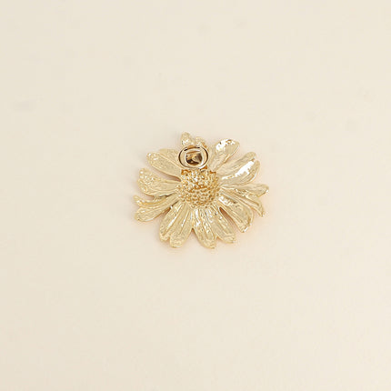 Isolde Pin - daisy design