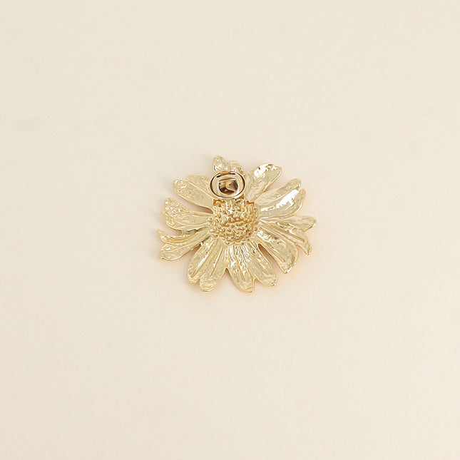 Pin's Isolde - motif marguerite