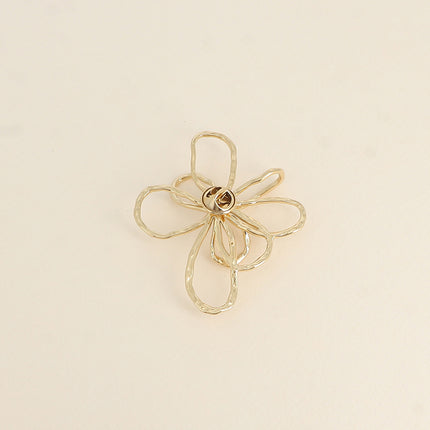 Pin - openwork floral design 57 x 65 mm