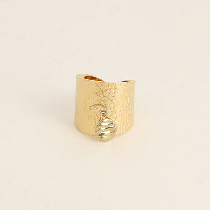 Bague large - anneau motif écaille et pampille ronde texturée