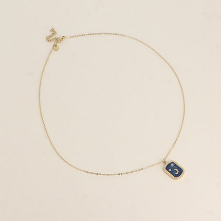 Collier Aquila - plaquette en émail avec lune, étoiles et oxydes de zirconium