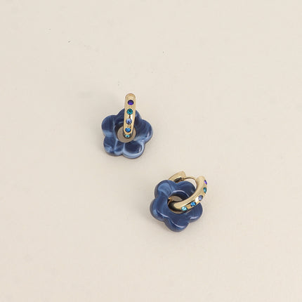 Créoles - anneau avec oxydes de zirconium et fleur en résine