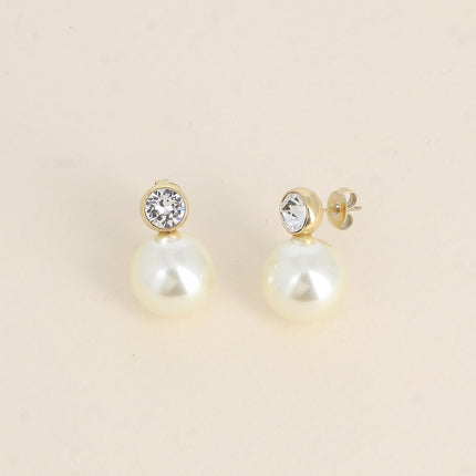 Boucles puces - cristal SS29 et boule en résine blanche nacrée