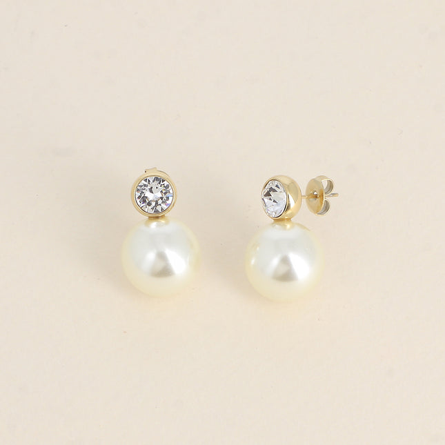 Boucles puces - cristal SS29 et boule en résine blanche nacrée