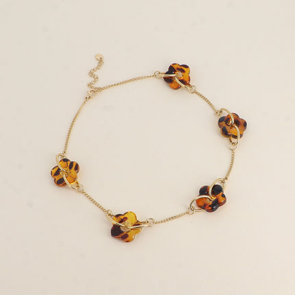 Collier - 5 fleurs de résine