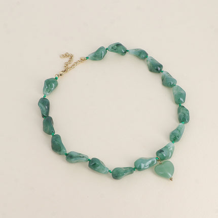 Collier - perles de résine et coeur
