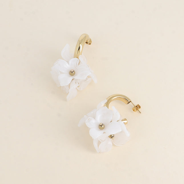 Creole earrings - dangling resin flowers