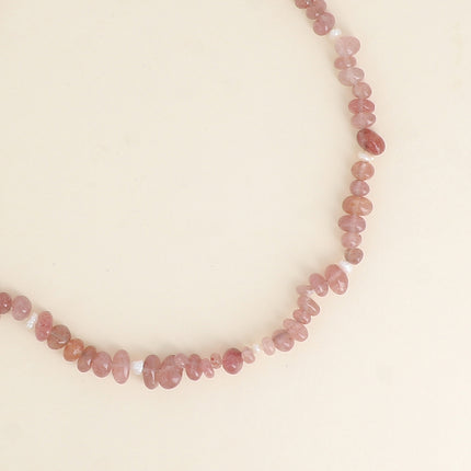 Collier sur fil - perles d'eau douce et pierres naturelles