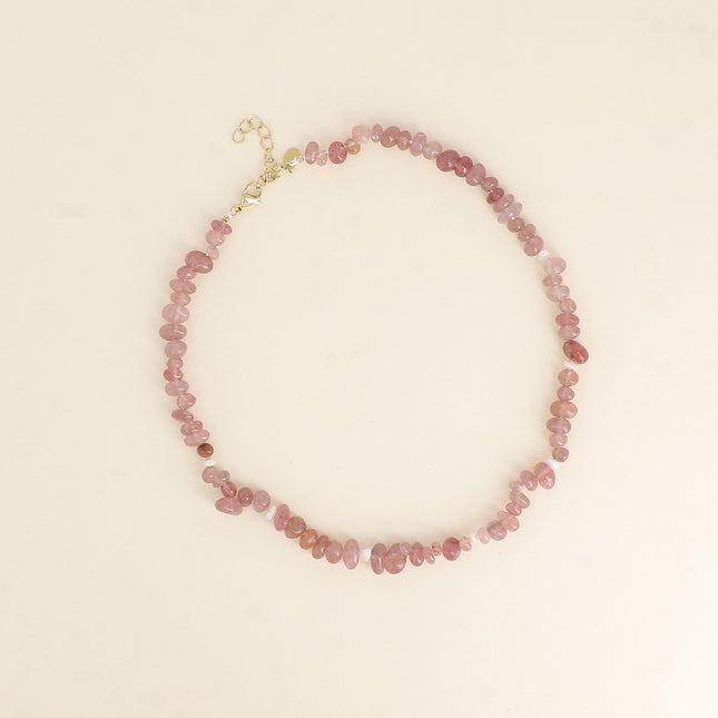 Collier sur fil - perles d'eau douce et pierres naturelles