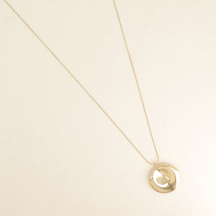 Sautoir - pendentif forme incurvée et maille serpent