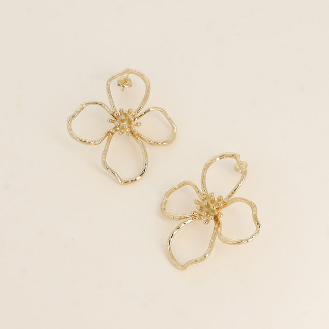 Boucles puces - fleur ajourée 48 x 55 mm