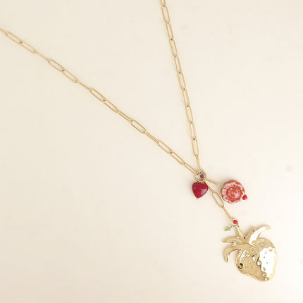 Collier - pendentif fraise, perle coeur et fleur en céramique émaillée