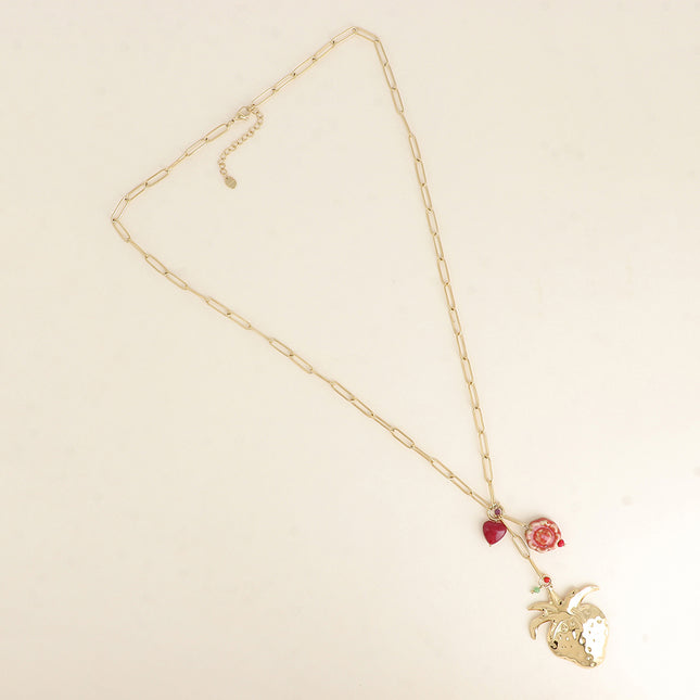 Collier - pendentif fraise, perle coeur et fleur en céramique émaillée