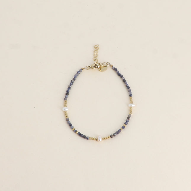 Bracelet with natural stones