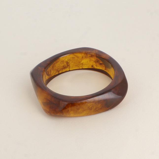 Bracelet - manchette carrée incurvé en résine