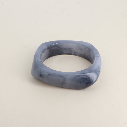 Bracelet - manchette carrée incurvé en résine