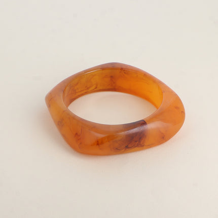 Bracelet - manchette carrée incurvé en résine