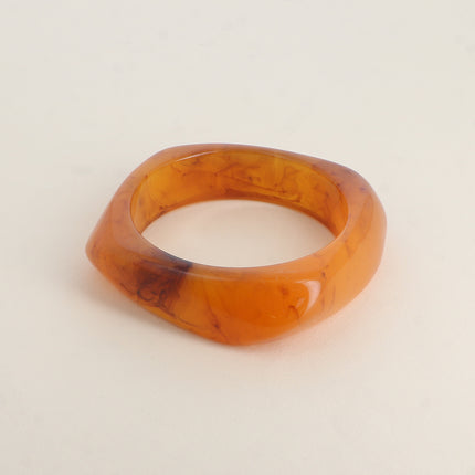 Bracelet - manchette carrée incurvé en résine