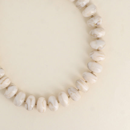 Collier - grosses perles de résine ovales