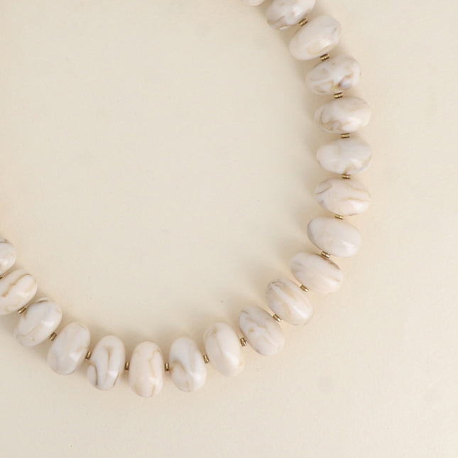 Collier - grosses perles de résine ovales