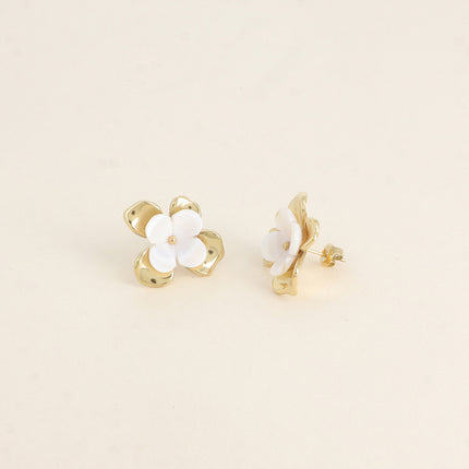 Boucles puces - fleur 4 pétales et nacre