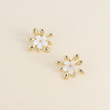 Boucles puces - fleur 8 pétales et nacre