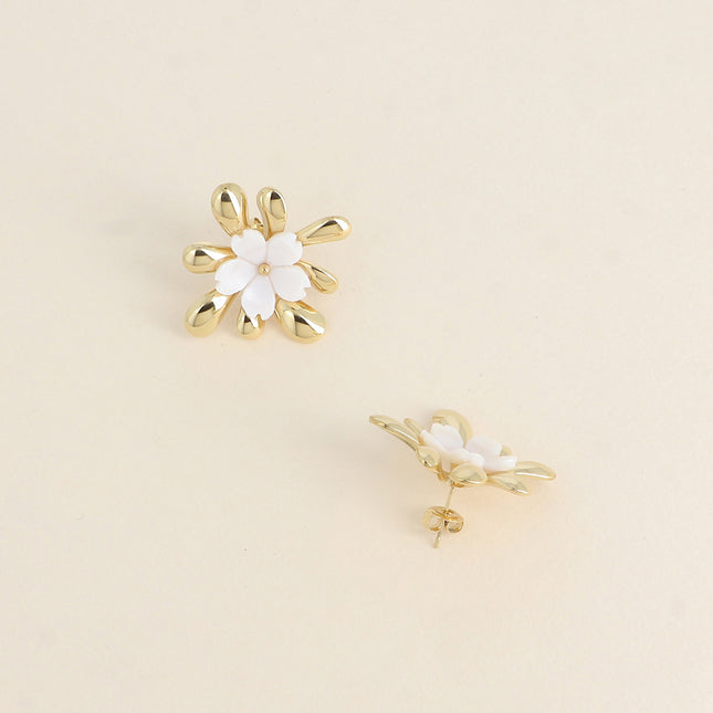 Boucles puces - fleur 8 pétales et nacre